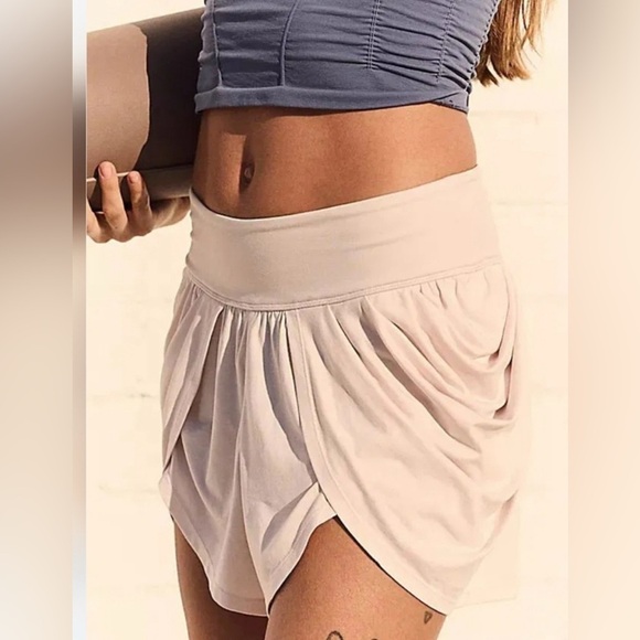 New Free People Movement, Find Your Flow Shorts, Medium in Tofu - Picture 1 of 8